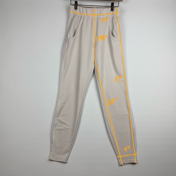 Gymshark Women’s XS Rest Day Joggers – Chalk White - Picture 9 of 9